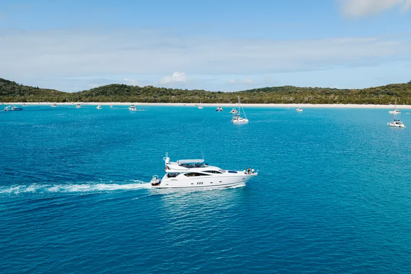 M/Y Alani, running across open water