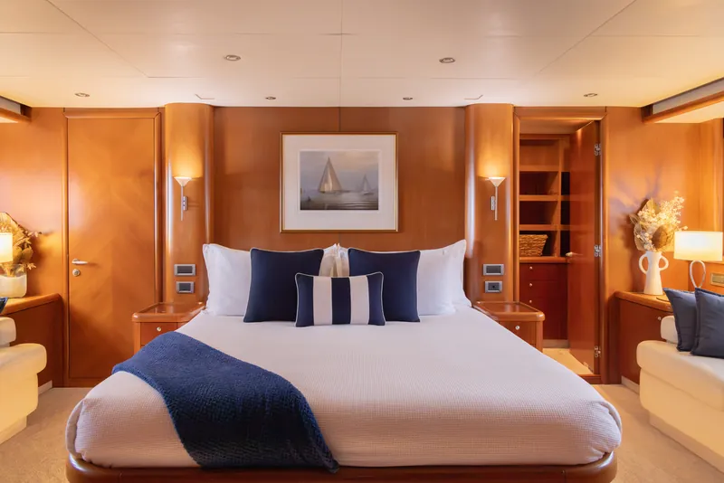 M/Y Alani, guest cabin