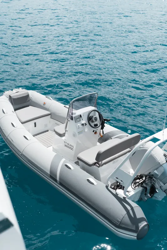 M/Y Alani, the Sirocco side console tender