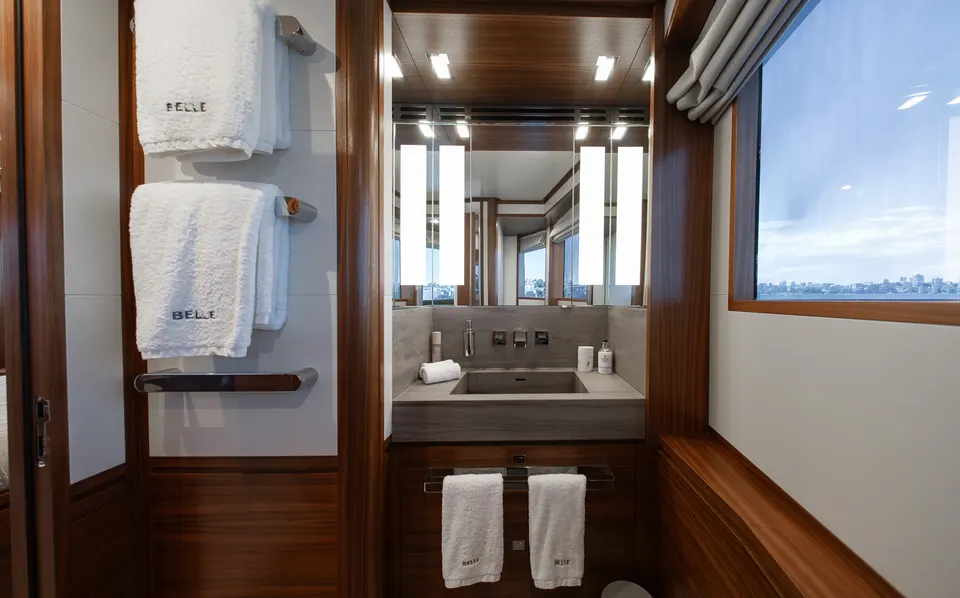 M/Y Belle, Master ensuite