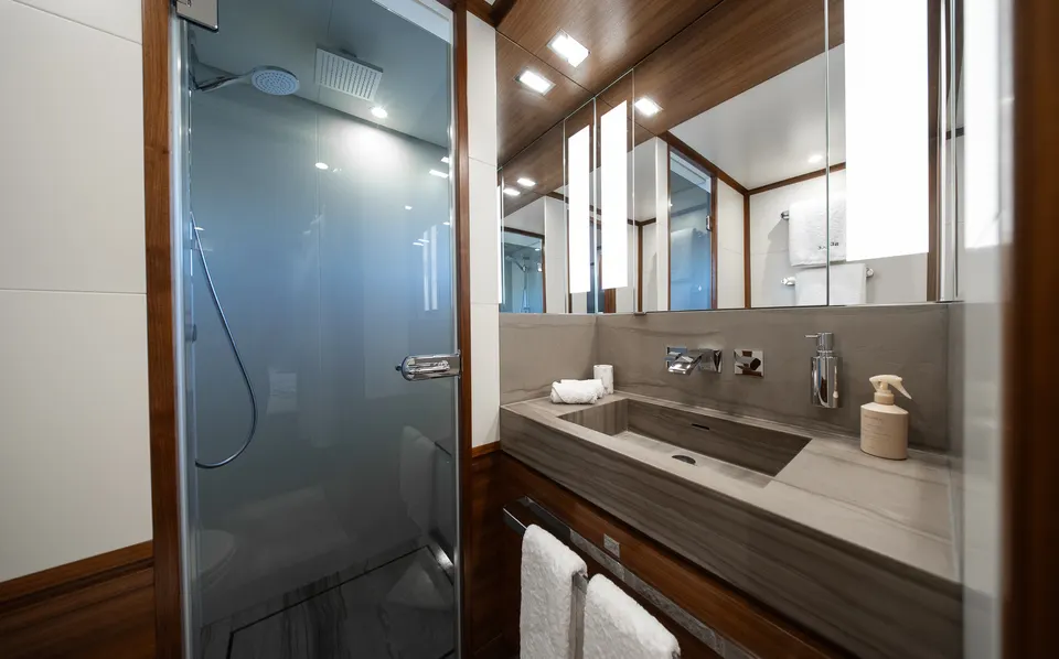 M/Y Belle, Starboard ensuite