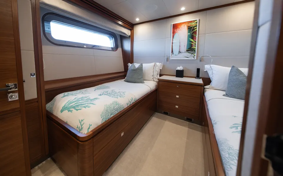 M/Y Belle, Port twin cabin