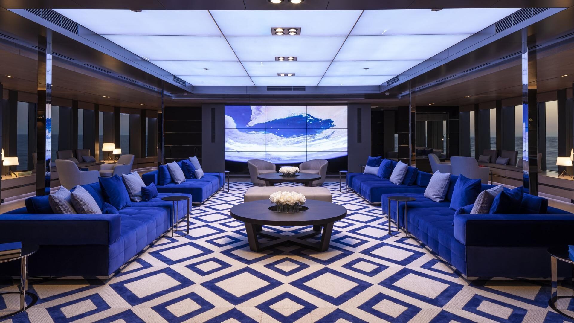 Bold, frame 2