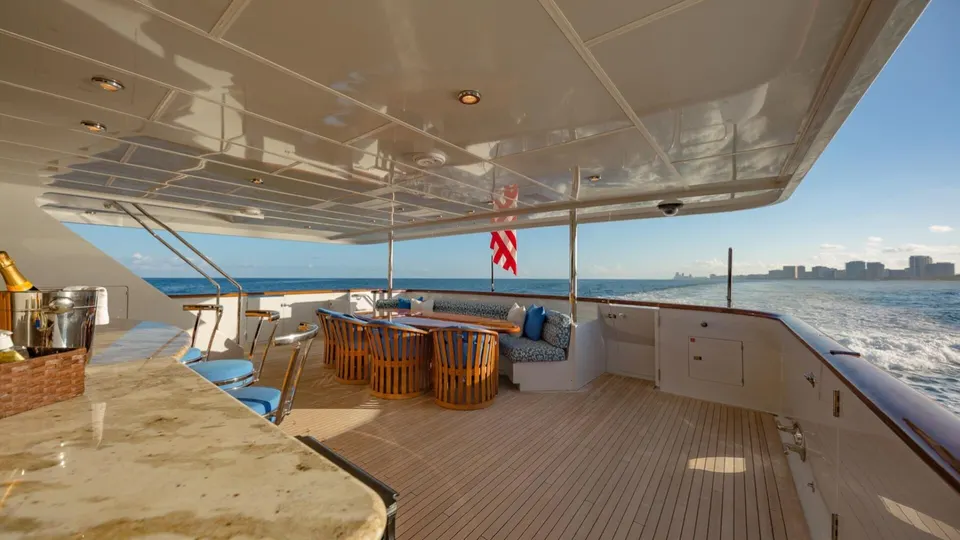 I Love This Boat, frame 11