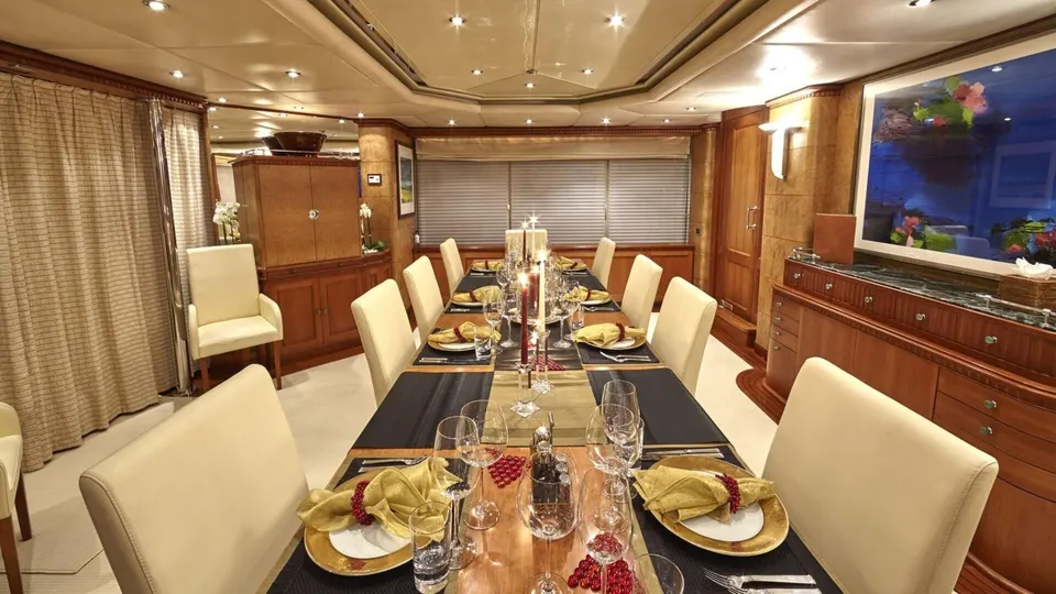 Lady Ellen II, frame 2