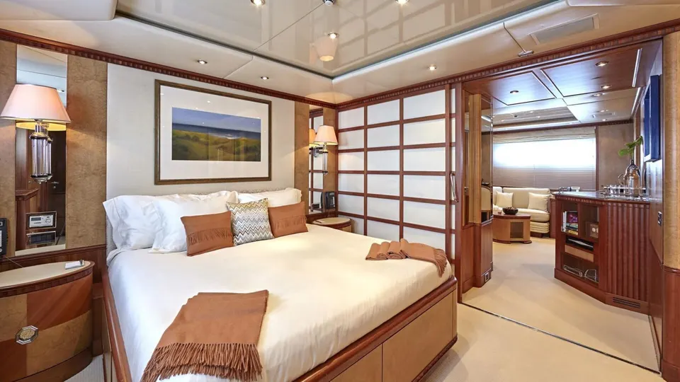 Lady Ellen II, frame 5