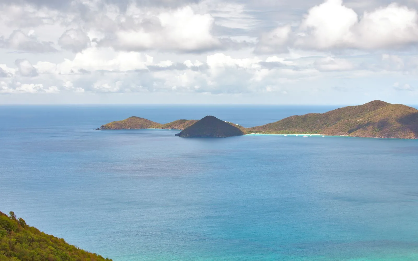 Turquoise water and green islands off Tortola