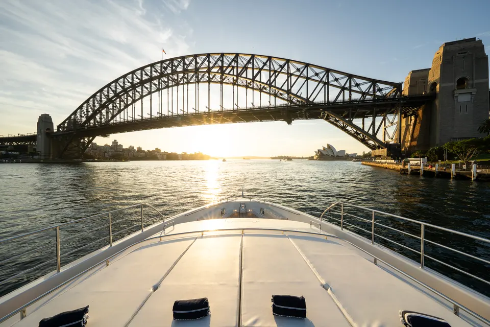 M/Y Lumir, Sunset beneath the Harbour Bridge from the bow