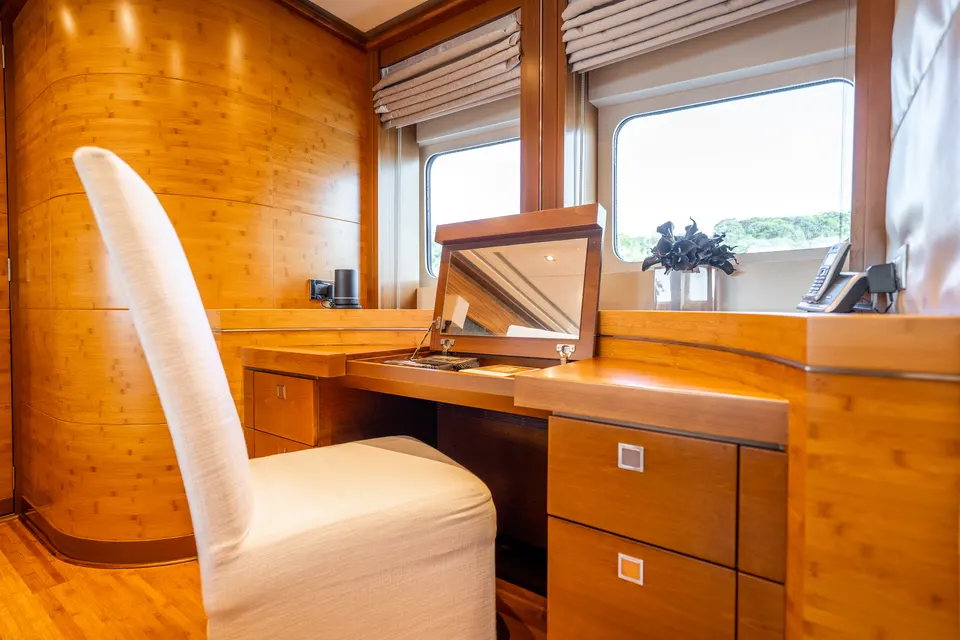 M/Y Lumir, Dressing table in the master suite