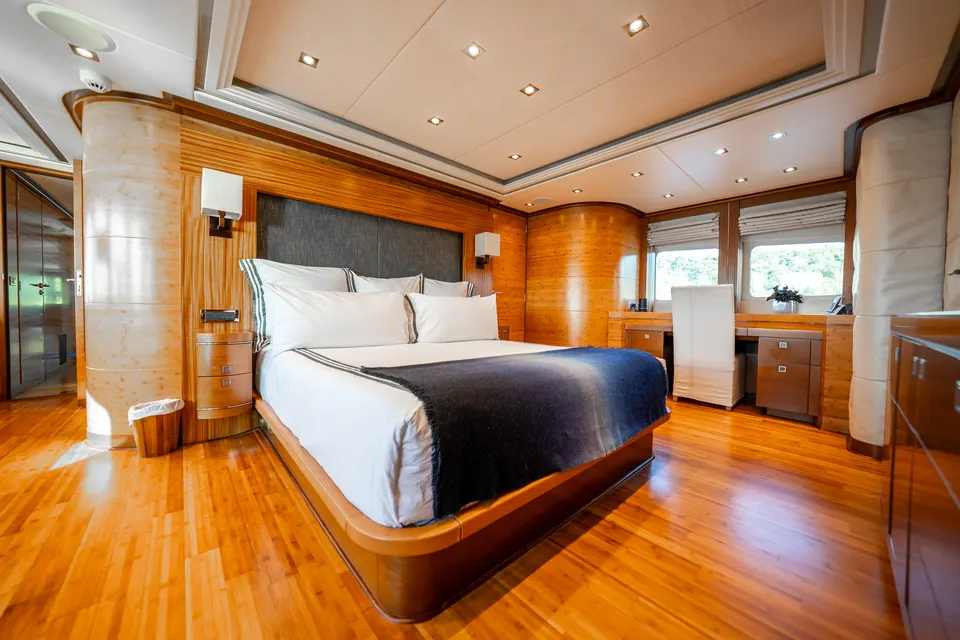 M/Y Lumir, Double guest cabin