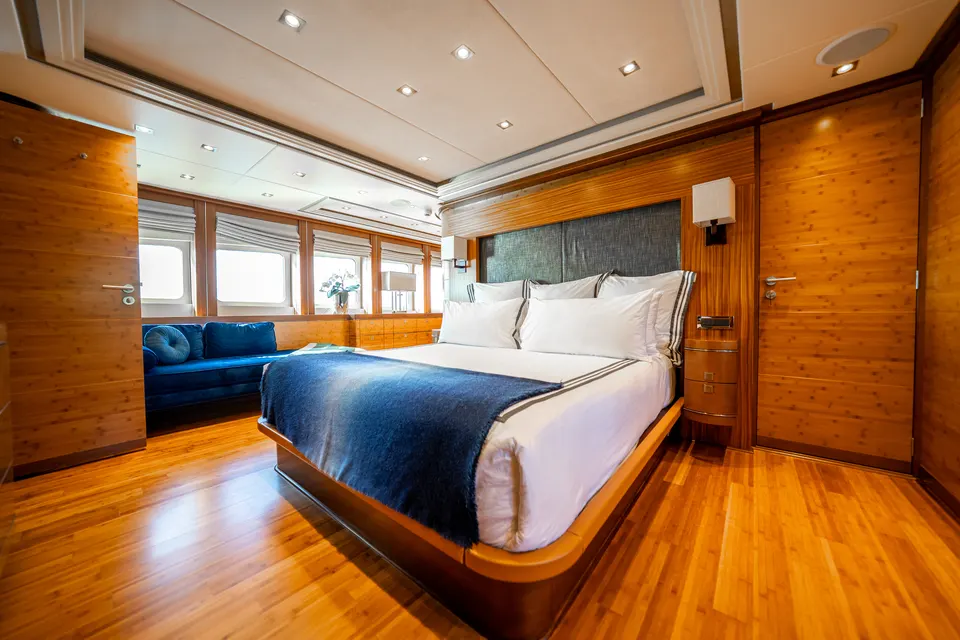 M/Y Lumir, Guest cabin with timber panelling