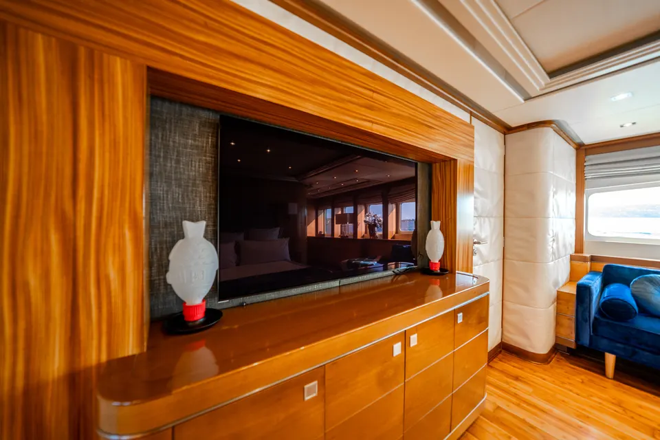 M/Y Lumir, Media wall in a guest cabin