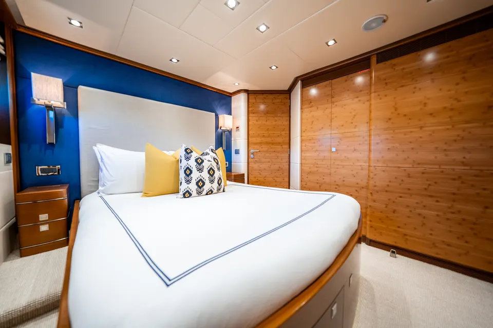 M/Y Lumir, VIP cabin double bed