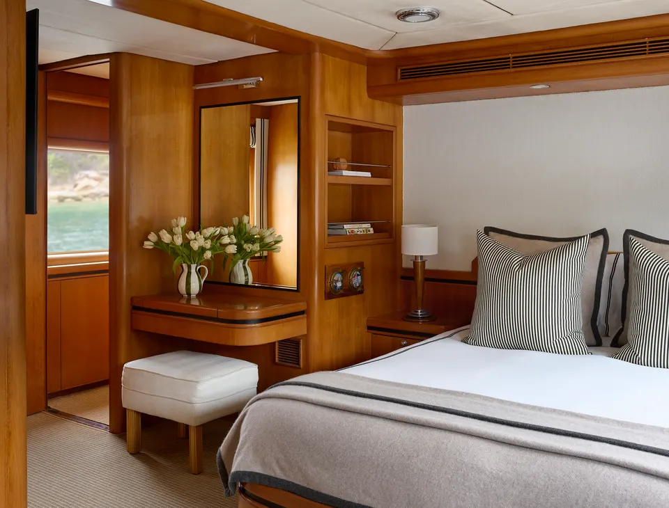 M/Y Sea Raes, guest cabin