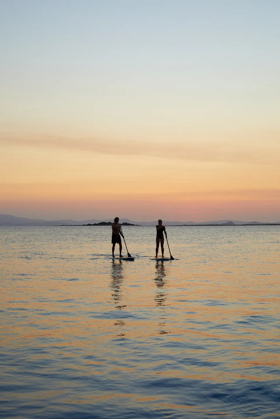 M/Y Sea Raes, paddleboards at sunset