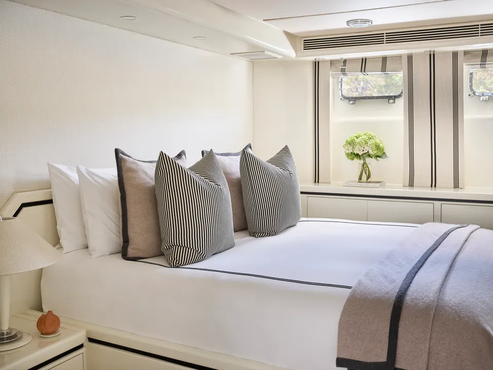 M/Y Sea Raes, guest cabin