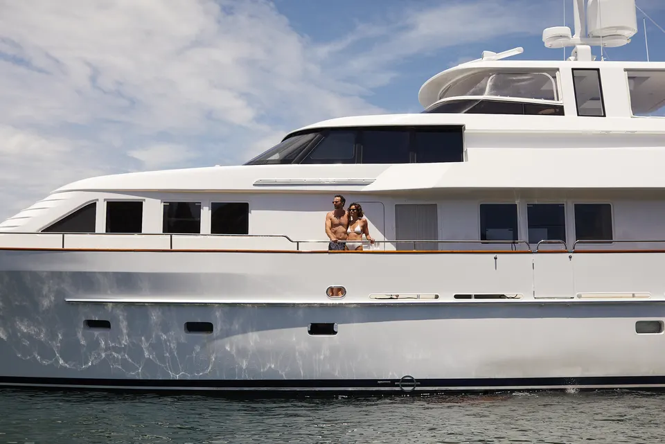 M/Y Sea Raes, guests on the side deck