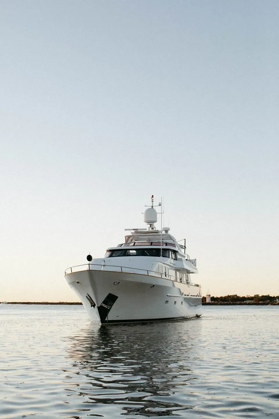 M/Y Sea Raes, her bow at dusk