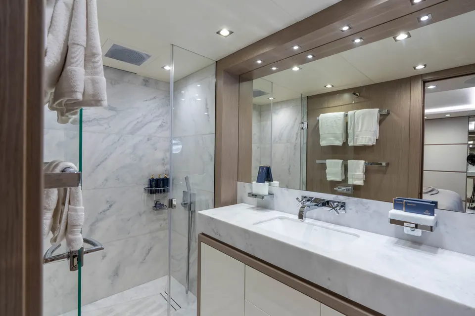 M/Y Sunset, double cabin ensuite