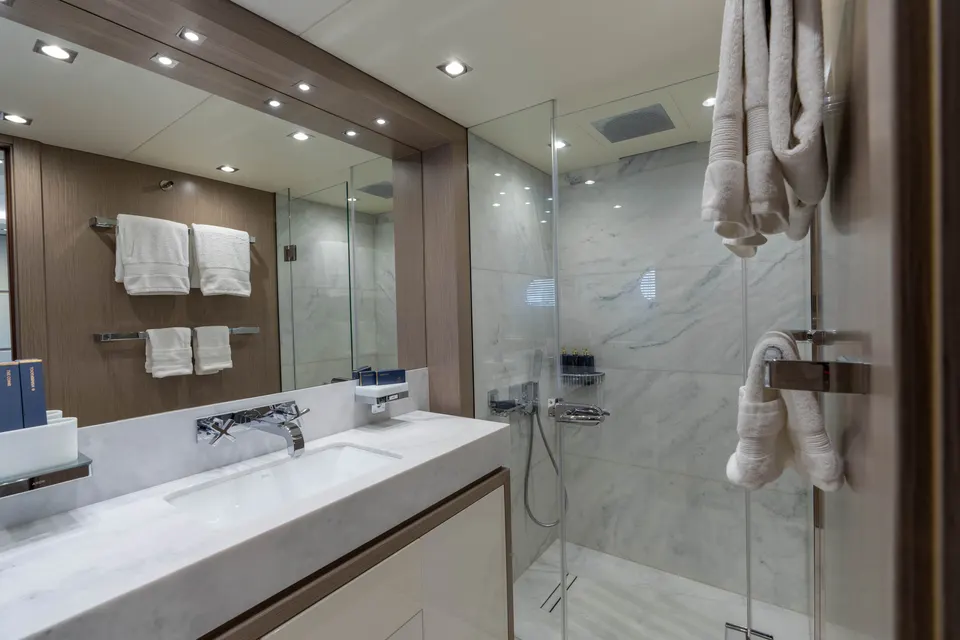M/Y Sunset, double cabin ensuite