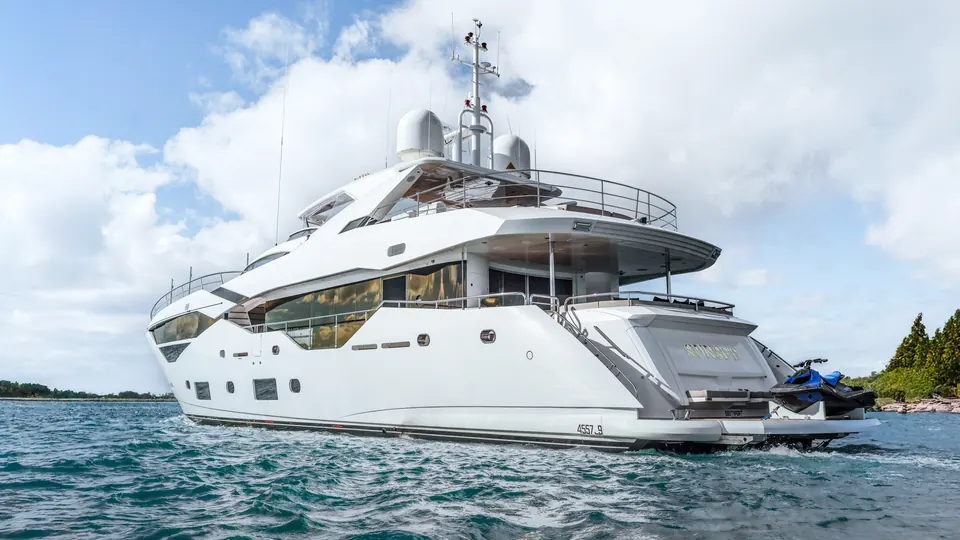 M/Y Sunset, from the stern quarter