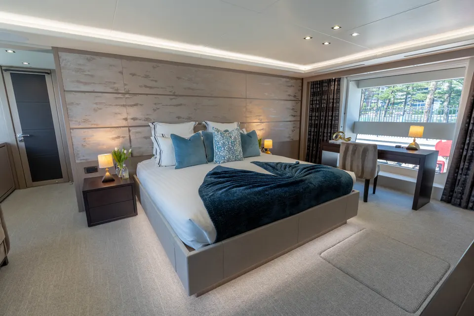M/Y Sunset, master cabin
