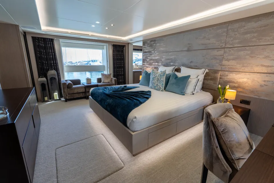 M/Y Sunset, master cabin