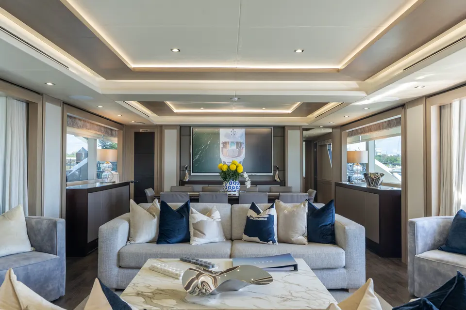 M/Y Sunset, main salon lounge