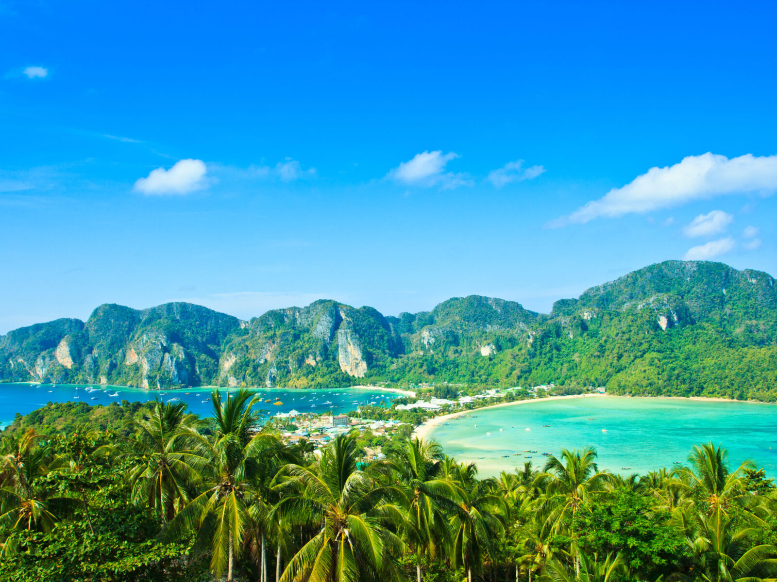 View,Tropical,Island,With,Resorts,-,Phi-phi,Island,,Krabi,Provin