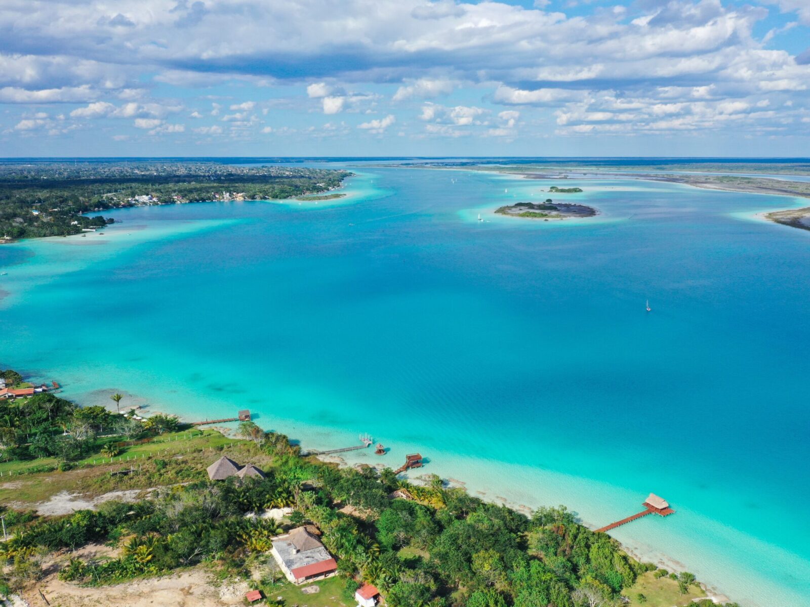 This,Stunning,Aerial,View,Captures,The,Vibrant,Turquoise,Waters,Of